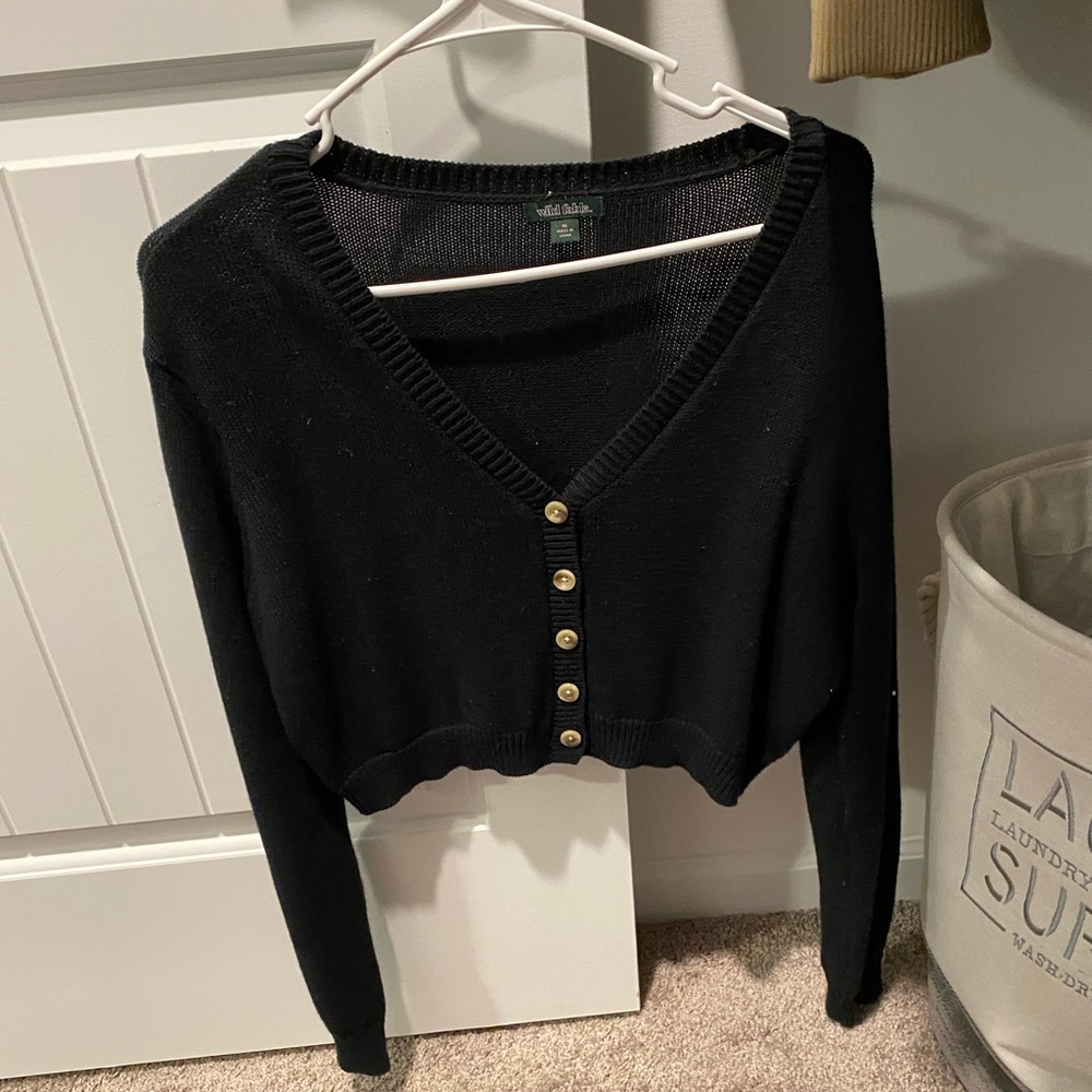Black cropped sweater